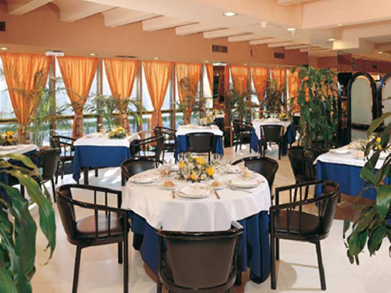 Nh Lleida Pirineos Hotel Exterior photo